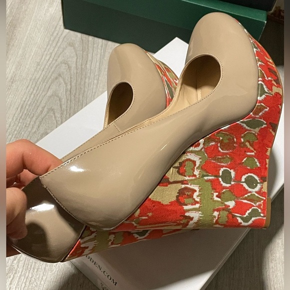 Steve Madden Vintage Women’s 10 size Hight Heels NWT - Picture 3 of 11